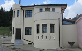 Gnezdo Studio Apart